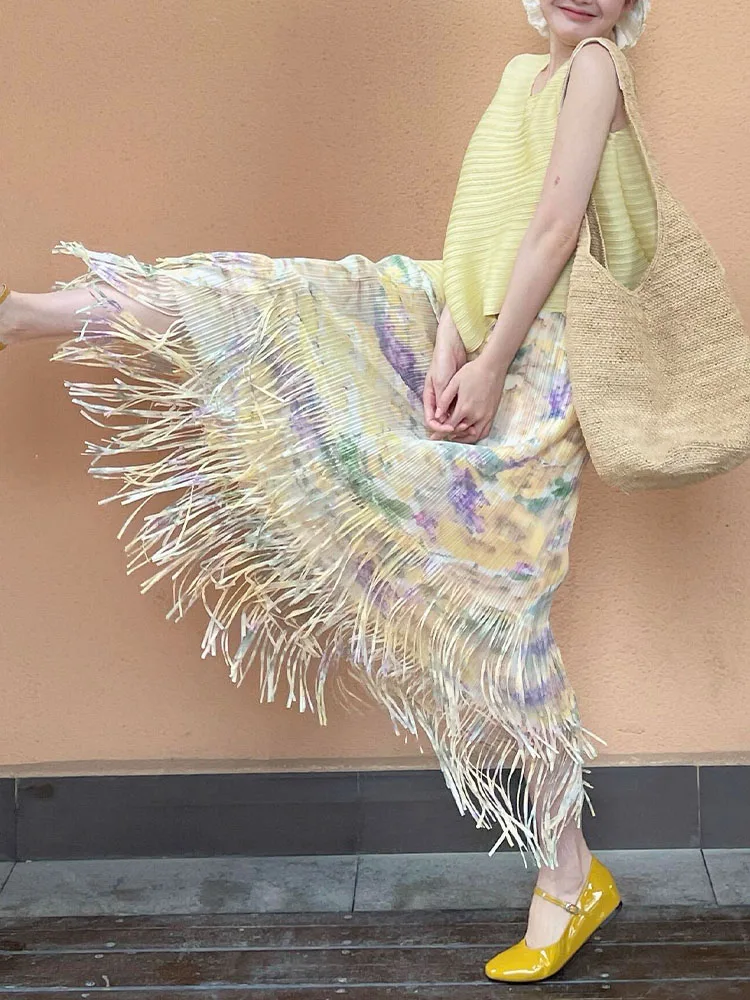 

Флуоресцентно-желтый комплект из топа с асимметричным подолом и юбки с бахромой, модный летний наряд для женщин, плиссированная юбка с деталями в виде бахромы