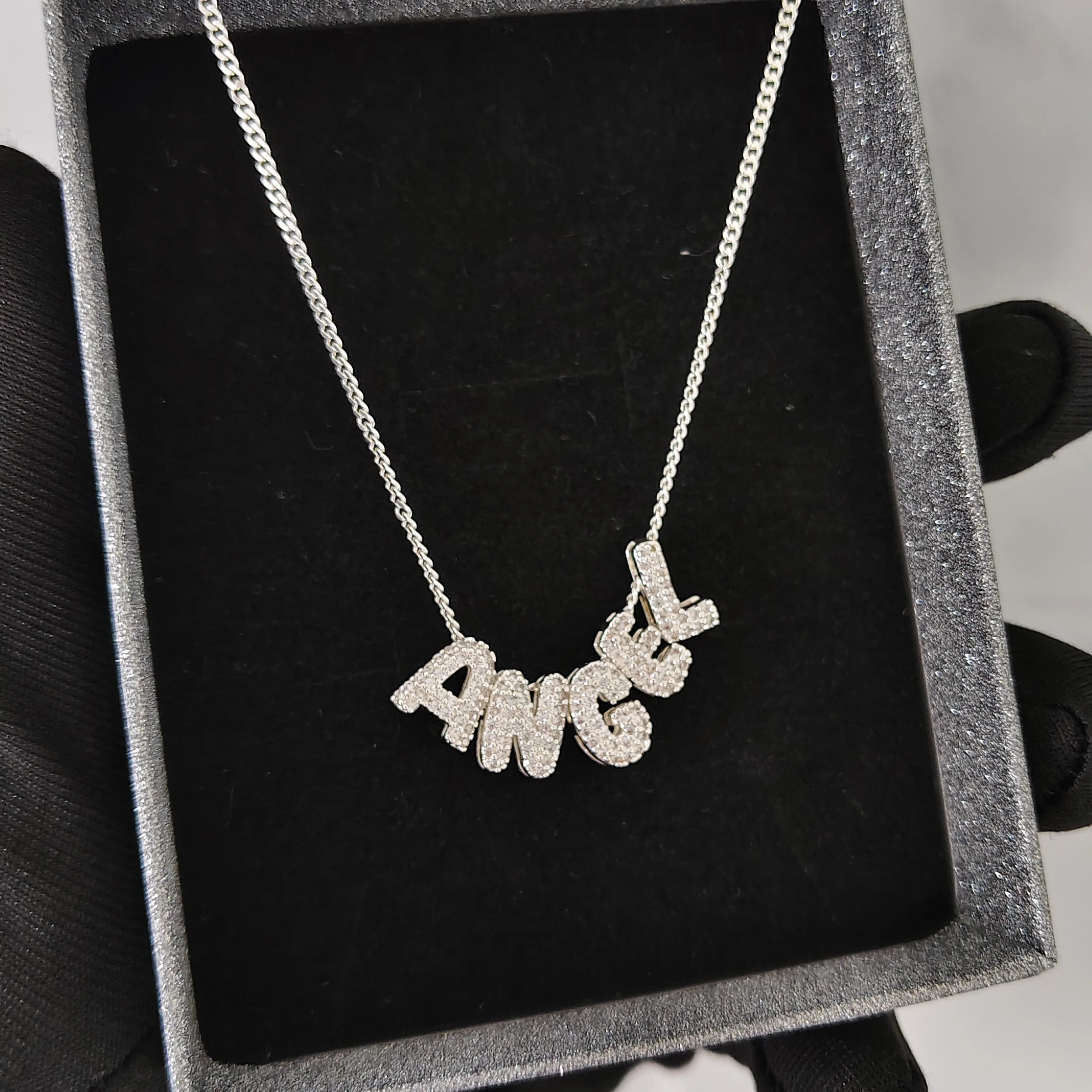 

DCEE New Wholesale Customized Name Sparkling Diamond Necklace Personalized Letter Sparkling Gemstone Necklace Birthday Gift