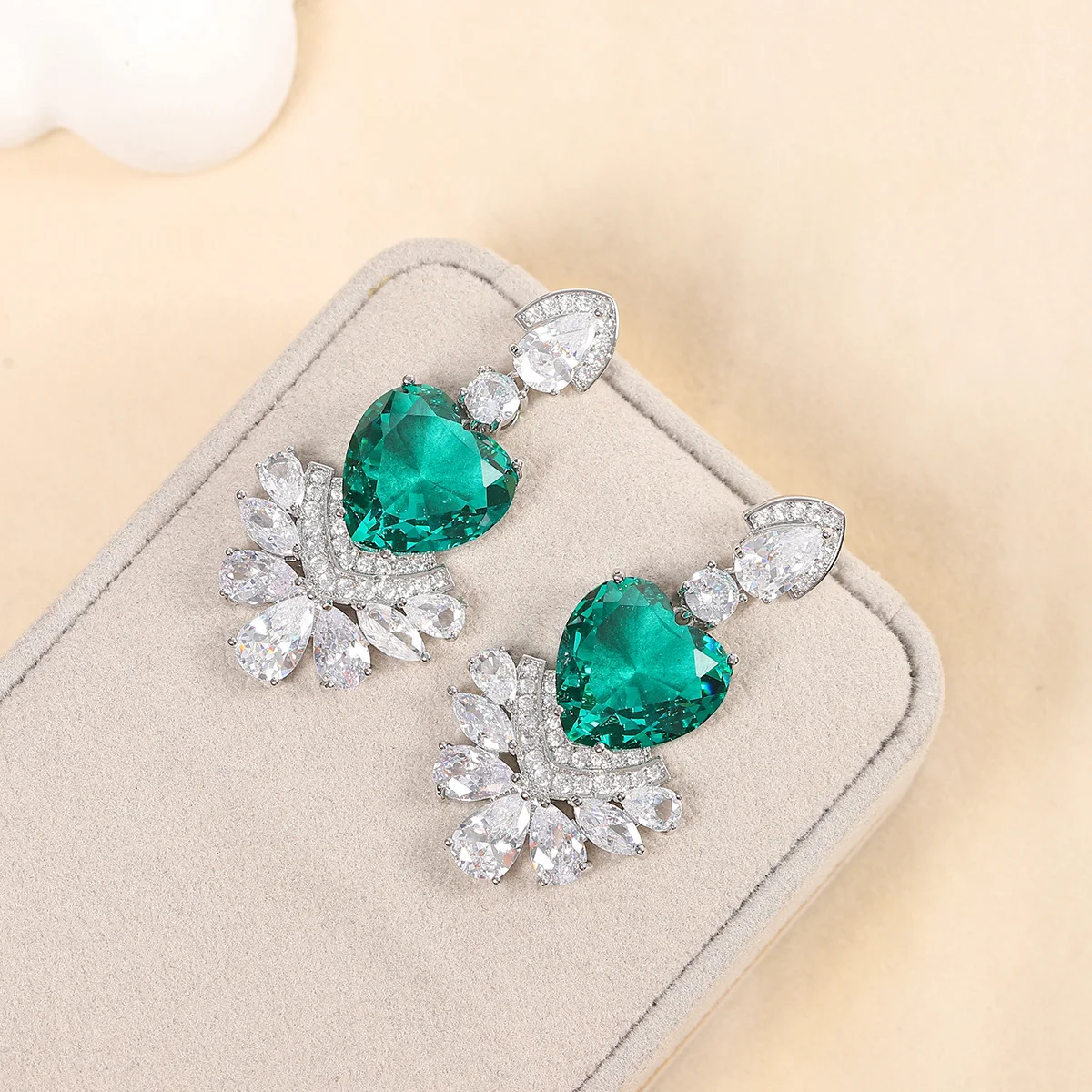 

925 Silver Needle Luxury Heart Shape Emerald Gemstone Drop Earrings, Elegant Party Statement Jewelry Gift for Women