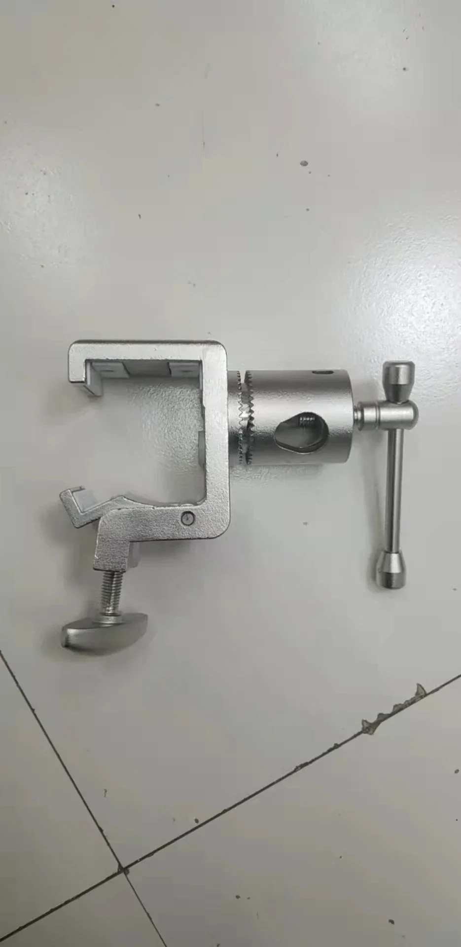 Suspension traction frame fixator is for lower limb  reduction traction during surgery