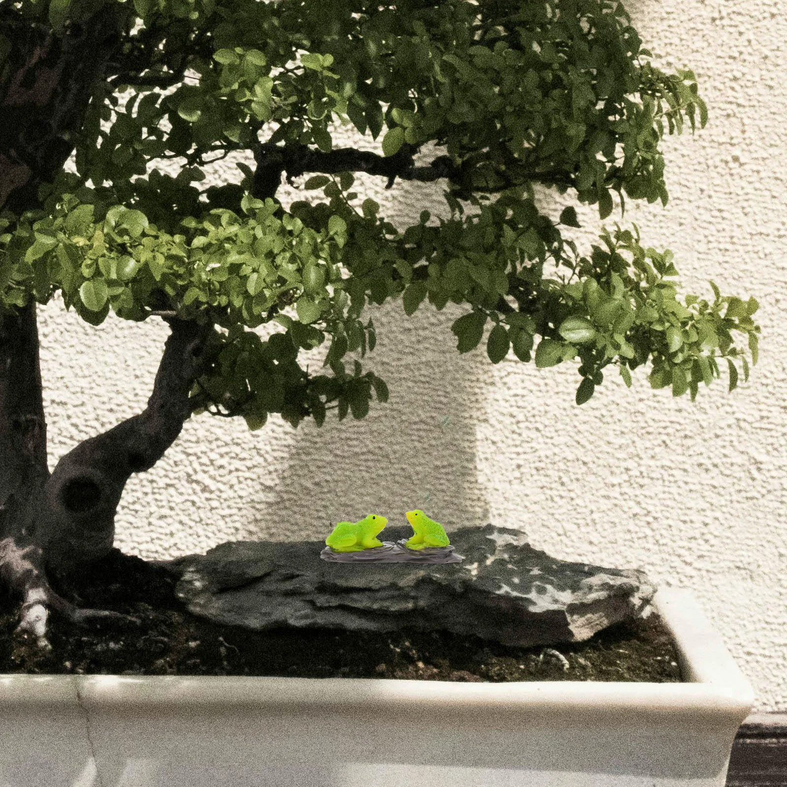 

2Pcs Miniature Bird Frog Resin Tiny Animal Micro Landscaping Ornaments Decorative Indoor Outdoor Use Adorable Garden Yard Lawn