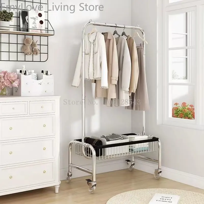 Perchero de suelo movible con cesta de almacenamiento grande para sala de estar, dormitorio, guardarropa, soporte de exhibición de ropa para tienda