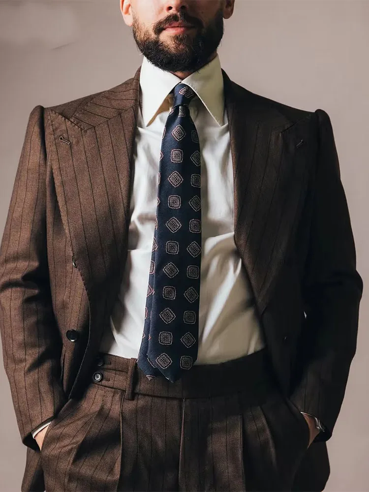 Yimi Vintage Brown Men's Suit 2Pcs Office Peak Lapel Pinstripe Office Professional Attire Bespoke Wedding Groom Sets Customized