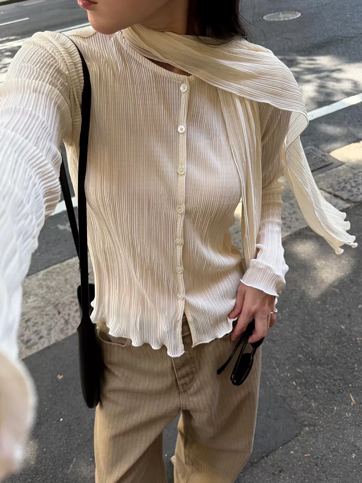

Elegant Summer New Style Women's Long Sleeve Shirt Single Button Pleated Texture round Neck Necktie Korean Version Polyester ...