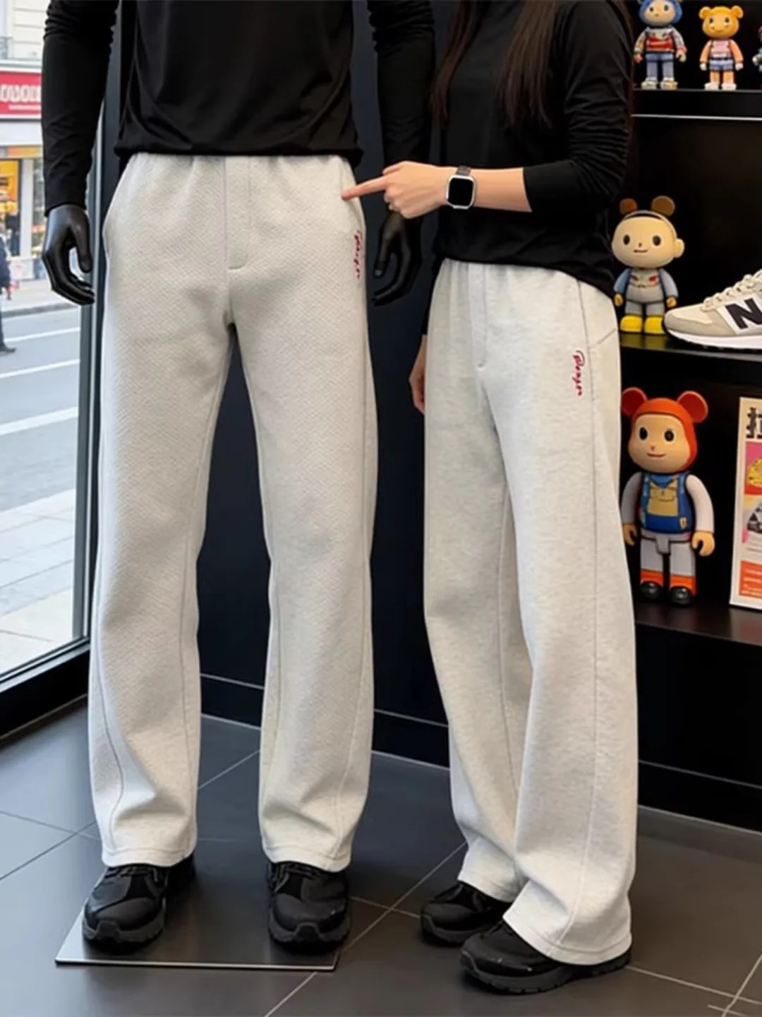 

Светло-серые мужские повседневные брюки-джоггеры с вышивкой в американском стиле, прямые, с широкими штанинами, с узором «соты», Cleanfit