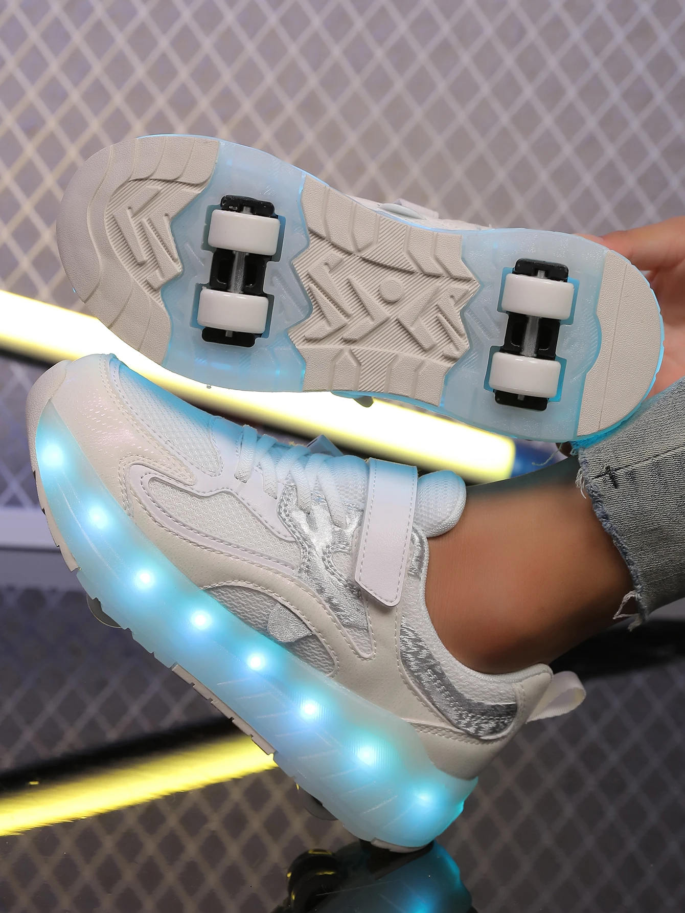 

Детские и подростковые роликовые коньки — модное обновленное издание с повышенной устойчивостью — съемная спортивная обувь двойного назначения