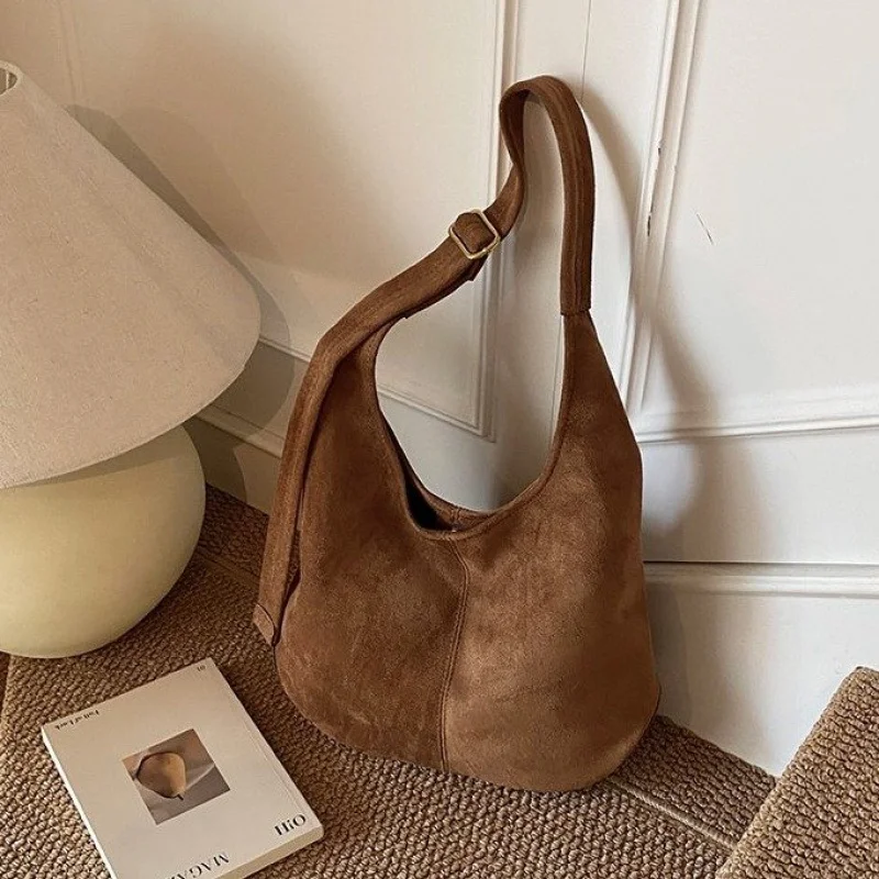 

Popular Leather Handbag For Ladies, Fashionable Tote Bag With Crossbody Feature, Classic Style By Luxury Brand