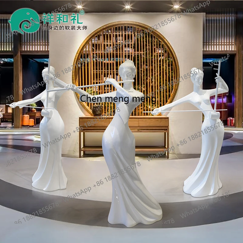 

Welcome figure sculpture at the entrance of the hotel, large fiberglass ornaments, club restaurant soft decoration
