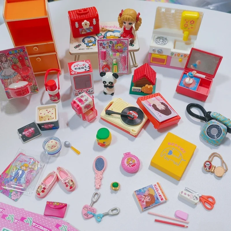 熱いアニメ昭和レトロな思い出私の部屋ブラインドボックスアクションフィギュアPVCミニチュアシーンモデルスタチューレメントツイストエッグギフトトイ