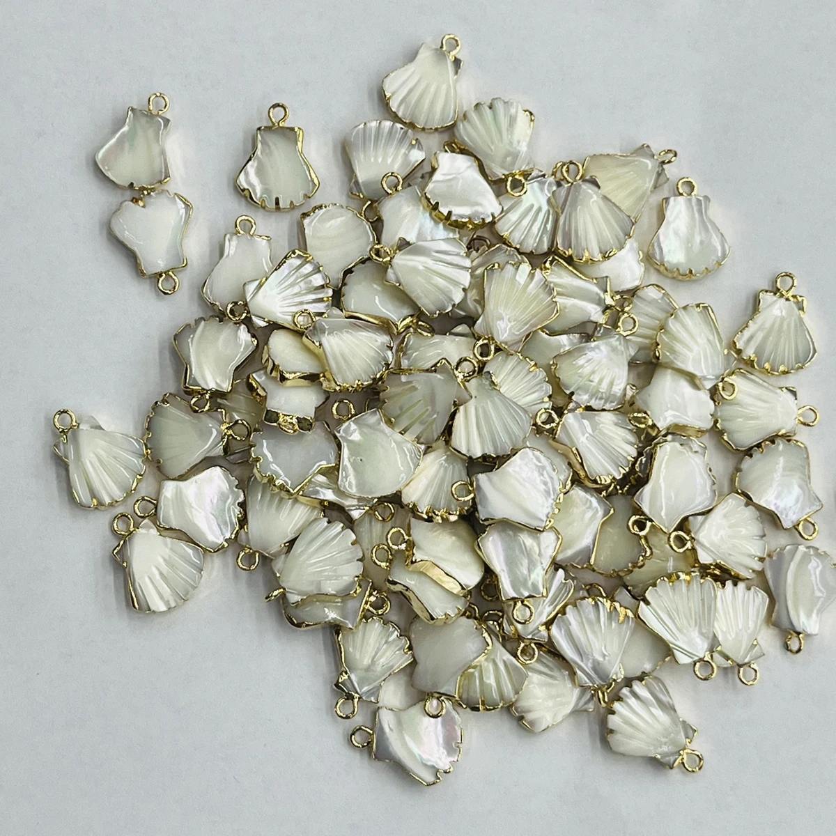 

4Pcs Small Pendant Palm-Shaped Shell Pendant 13mm For Jewelry Making DIY Necklace Bracelet Earrings Accessory