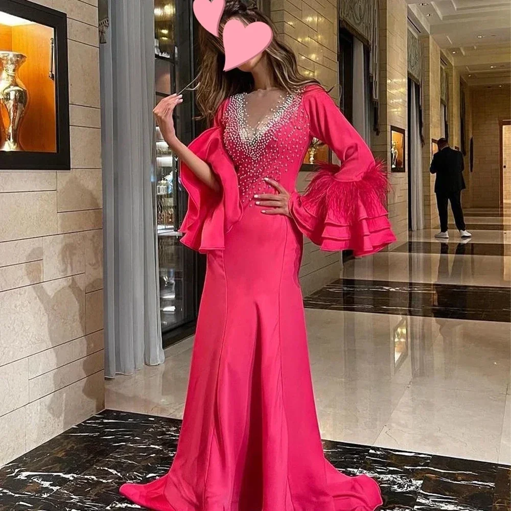 Abito personalizzato Elegante vintage dolce sexy sirena rossa piume che bordano occasioni formali abito da ballo abito da sera