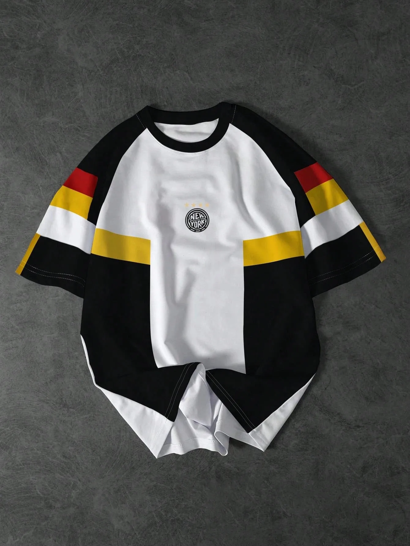 The new men's T-shirt for the summer of 2025 features a casual fashionable comfortable soft and breathable 3D pattern print