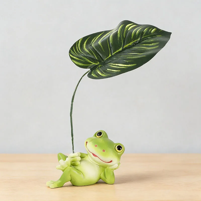 Cute Frog Figurine Planter Small Lying Climbing Frog with Leaf Umbrella Statue Outdoor Yard Patio Garden Desktop Decor Gift