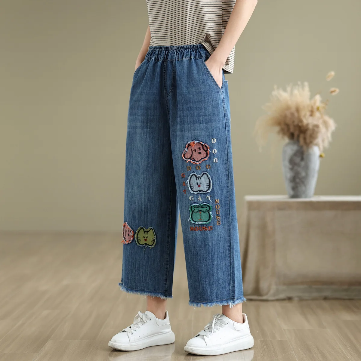 Aricaca Calça jeans feminina capri cintura alta bordada casual verão jeans casual