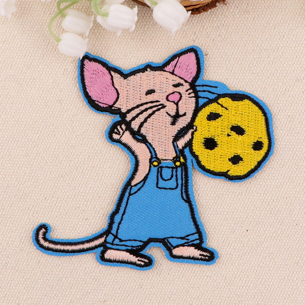 Cute Little Mouse Embroidered Fabric Patches Cartoon Applique For Clothing Thermal Glue Jackets Jeans DIY Sewing Stickers