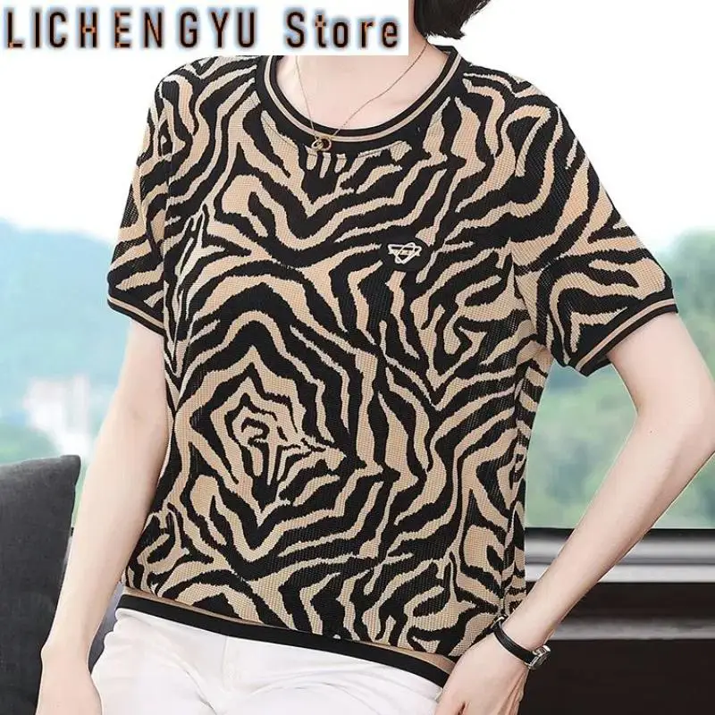 

Футболка с короткими рукавами, большой размер, свободный топ с круглым вырезом и принтом, модная для мам среднего возраста, маленькая рубашка с темпераментом