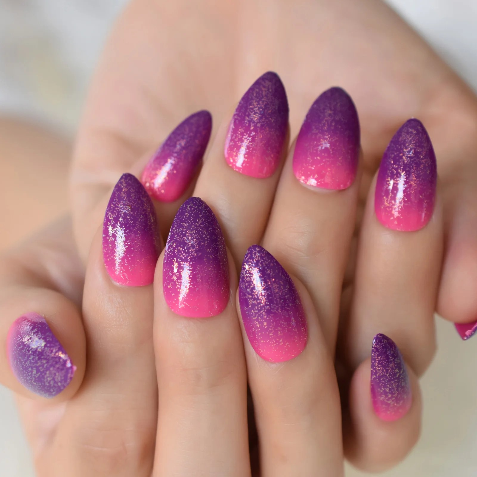 Glossy Ombre Purple Pink Medium Press on Nail Glitter Fake Nail Full Cover Stiletto False Nail Salons Party Wear Tips for Women