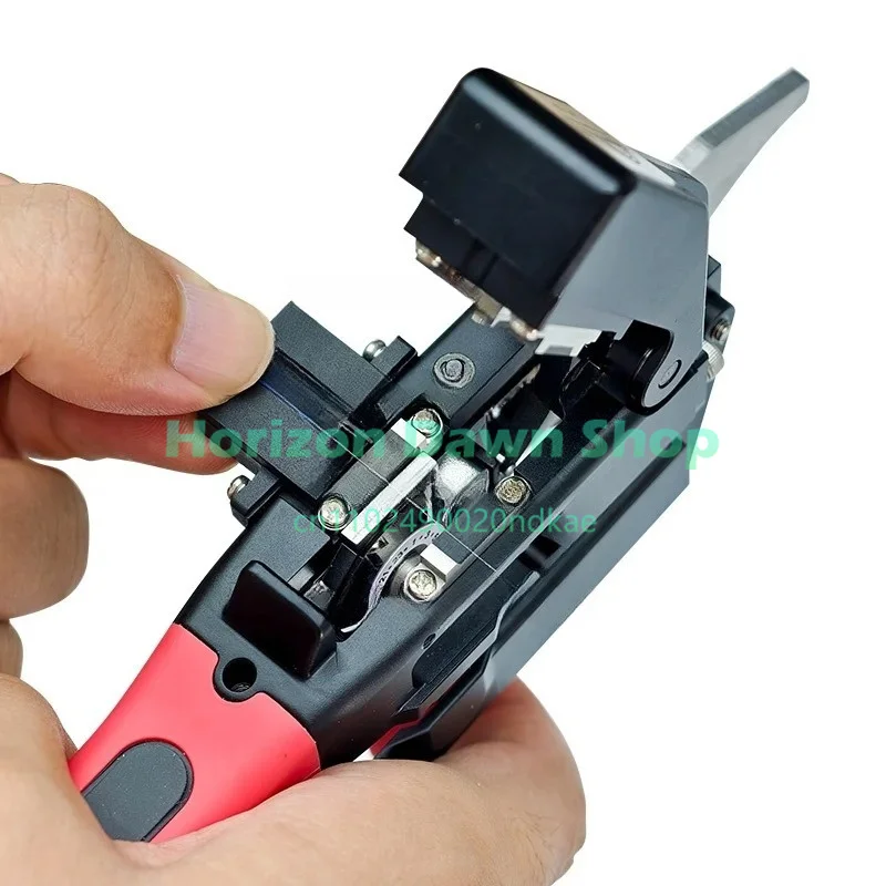 The High-precision MC-16 Fiber Stripper with Fiber Cutting Function Is Multifunctional