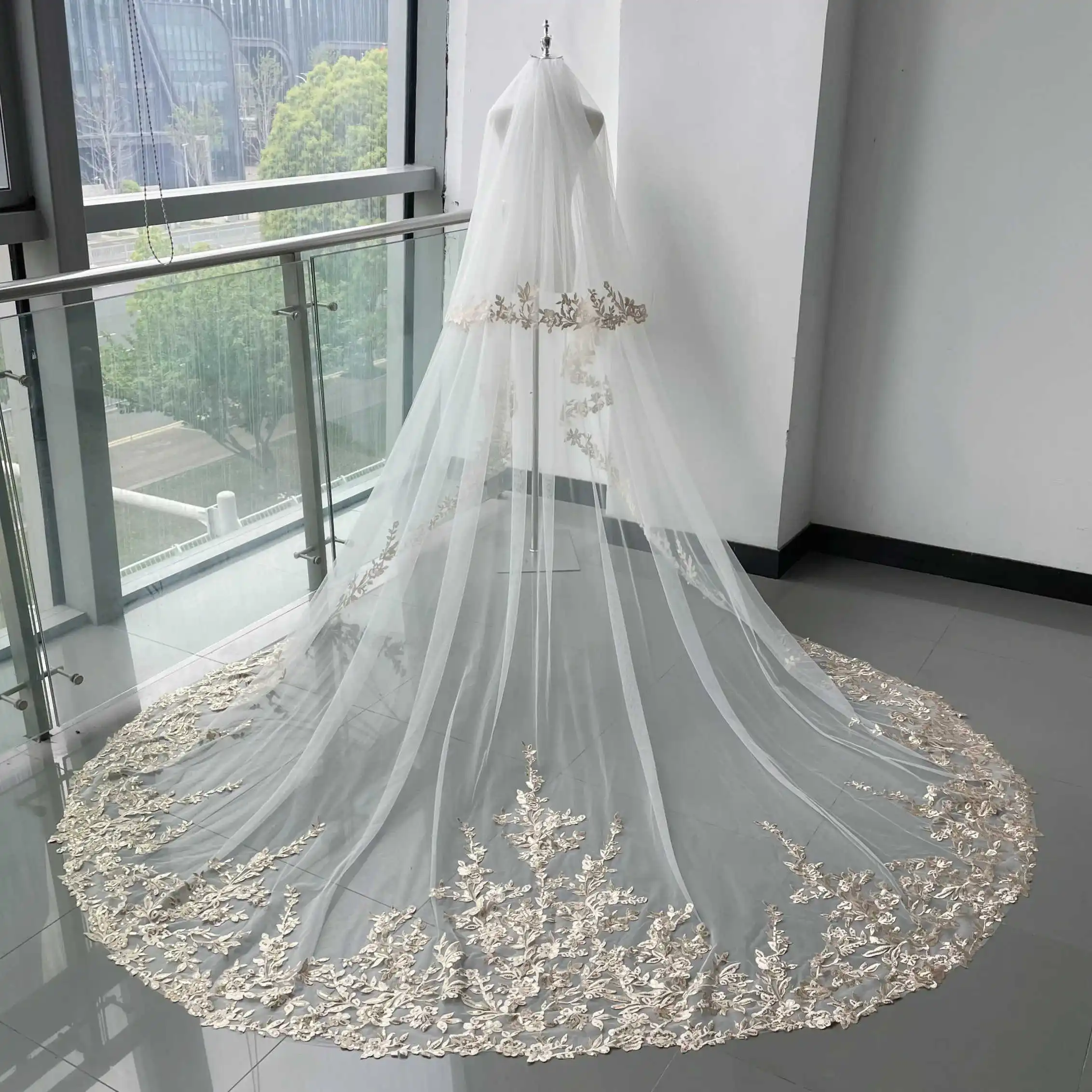 fashionable-wedding-veil-two-layer-beaded-applique-3m-cathedral-length-bridal-veils-with-comb-wedding-accessories-customized