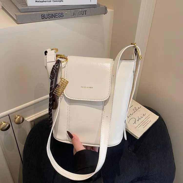 

Elegant Minimalist Bucket Tote, Luxury Suede Fabric, Casual Large-Capacity Crossbody Bag for Daily Wear