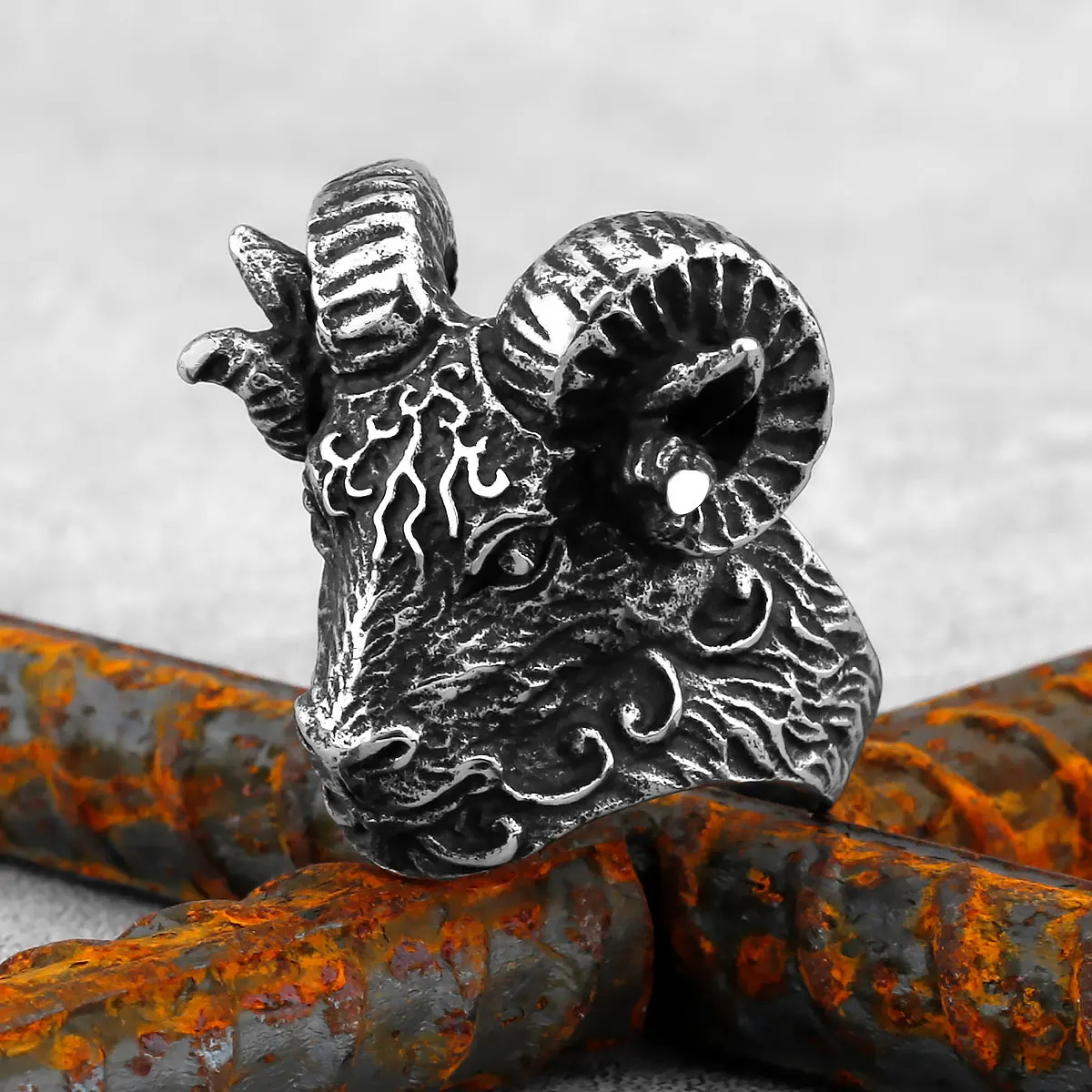 High Quality Tibetan Antelope/Sheep Animal Rock Punk Personality Stainless Steel Sheep Head Ring Heavy Metal Jewelry Wholesale
