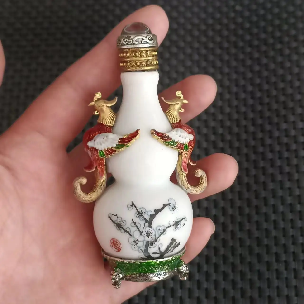 

Manufacturer's first-hand supply of new ceramic snuff bottles, ceramic gourds snuff bottles, live streaming supply distribution