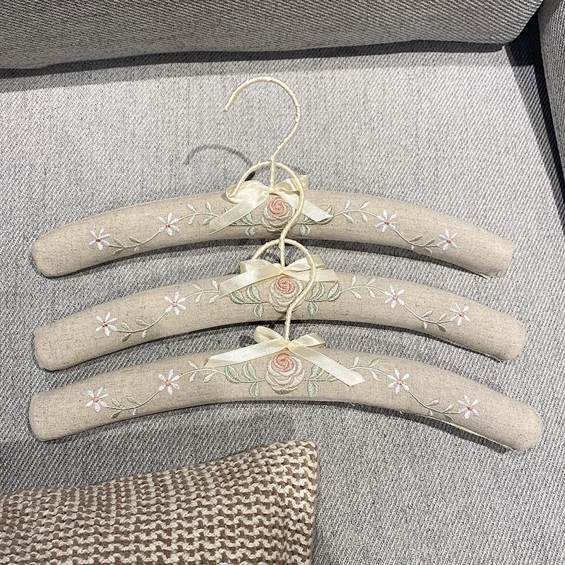 

European retro American country fabric clothes hanging sponge bag cloth rack