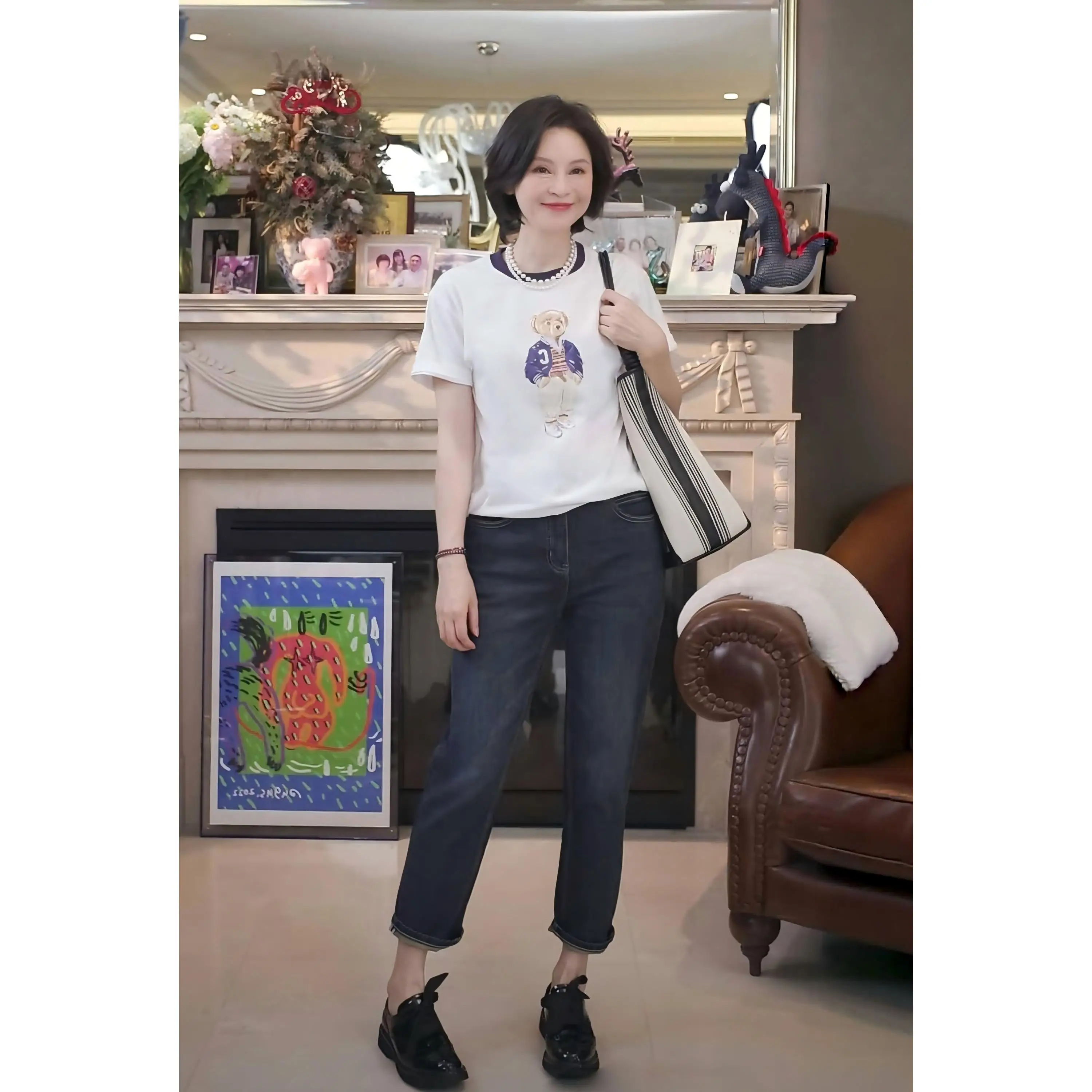 

Весенне-летняя хлопковая футболка с вышивкой и принтом, 100% хлопок, с рисунком медведя, круглый вырез, короткий рукав, свободный крой, женский топ