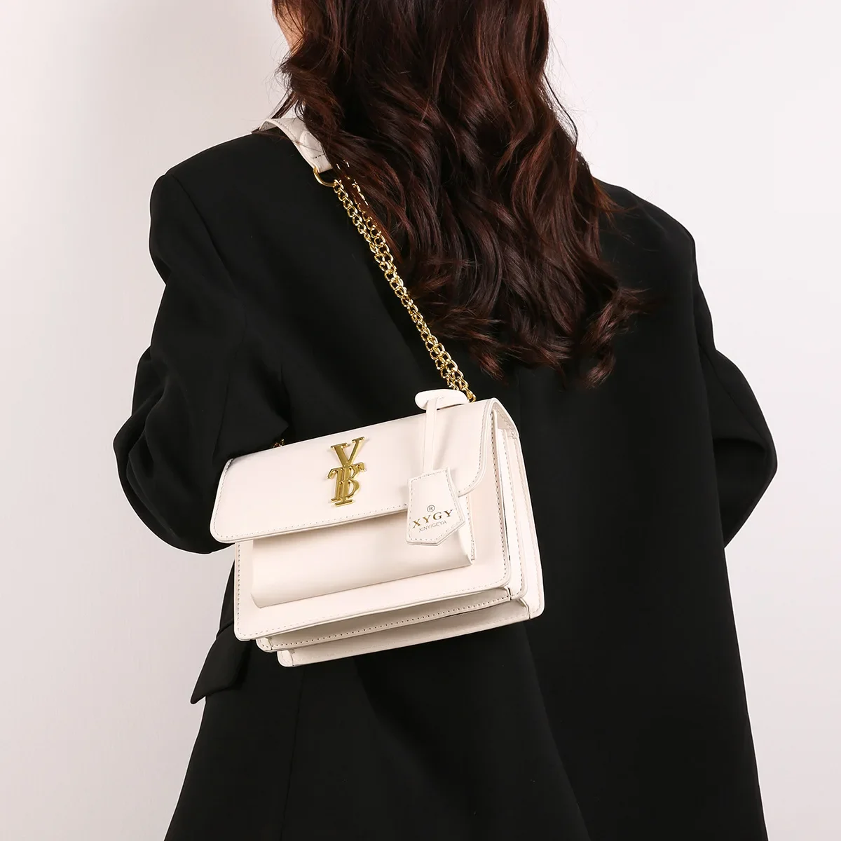 

2025 Autumn & Winter Women's Chain Bag - Premium Fashion | Designer Temperament Versatile Messenger