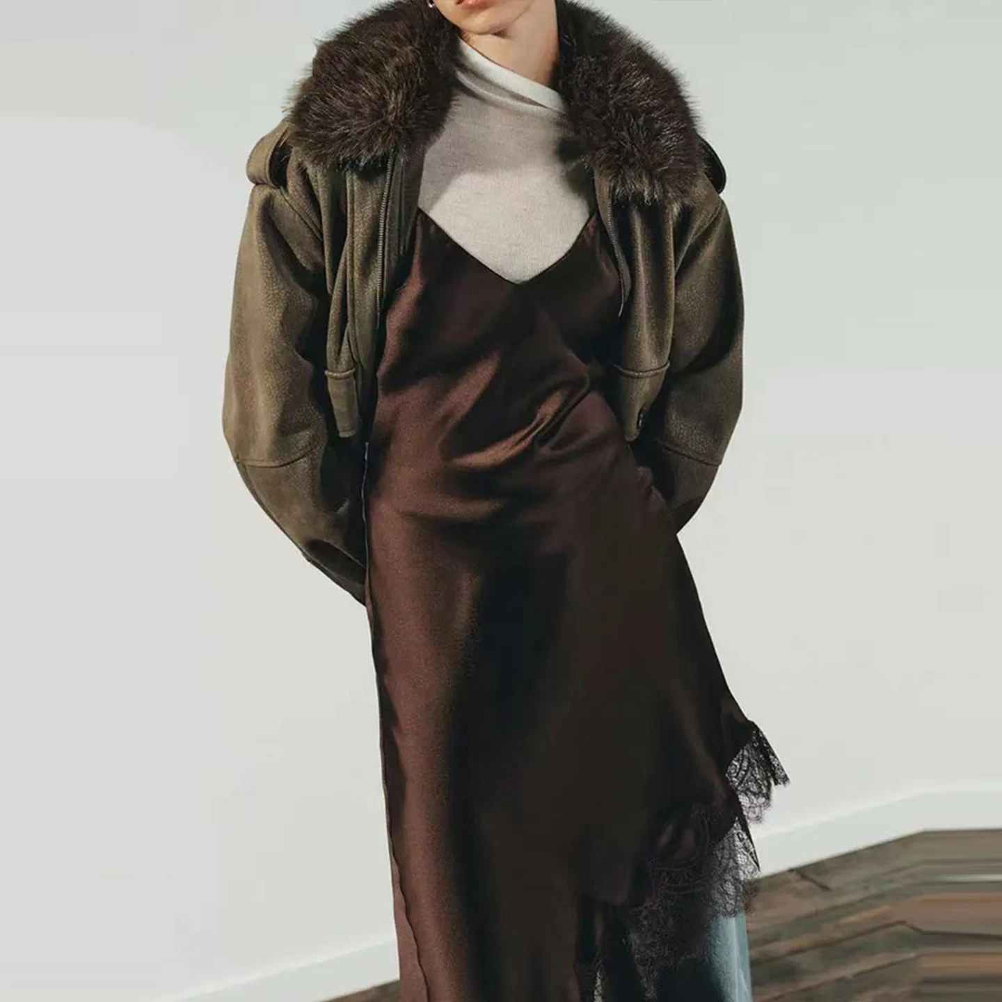 Jaqueta Fena Z 2025 Novo Estilo com Gola Destacável Efeito Antipele Curta para Outono