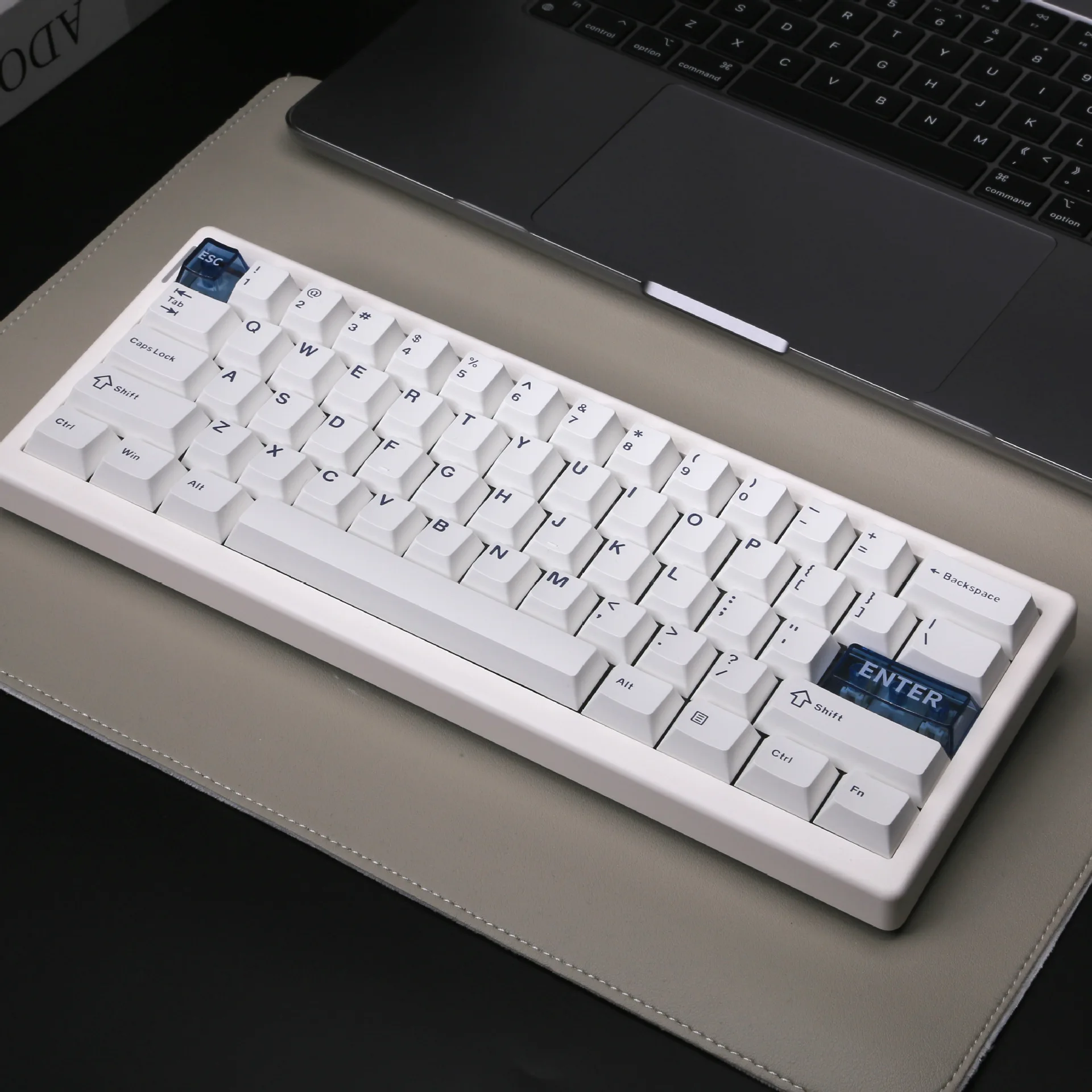 QK61 V2 three-mode mechanical keyboard VIA/QMK wireless Bluetooth gasket structure mechanical keyboard