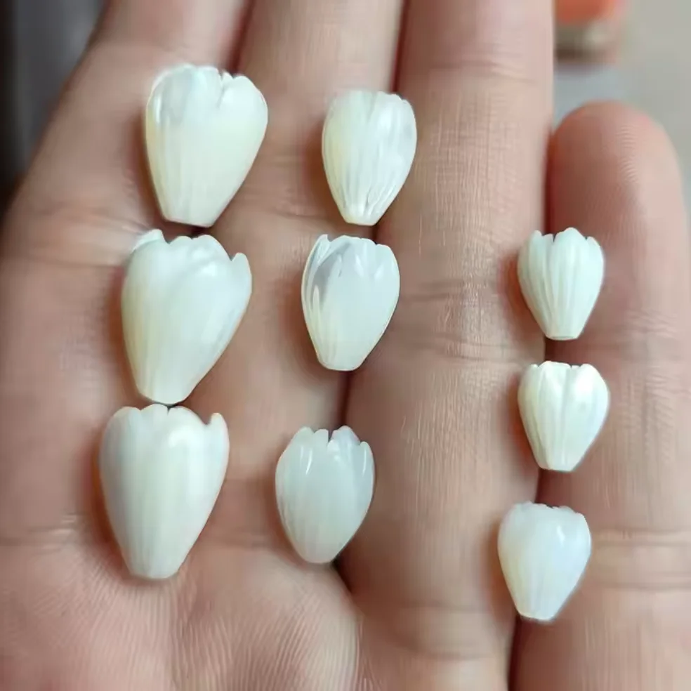 20pcs/ Bag 6mm 8mm 10mm Hawaiian Pikake Carved Natural Shell Mother of Pearl Jasmine Pikake Flower Beads for Ladies' Jewelry