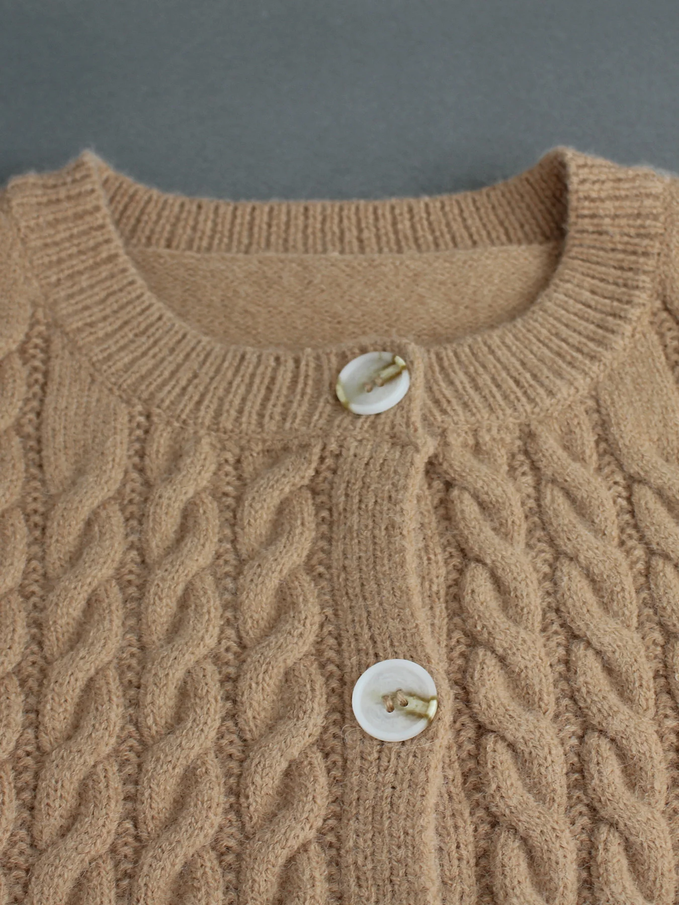 Knitted sweater, round neck, short sleeved, cardigan, sweater jacket, spring and autumn season