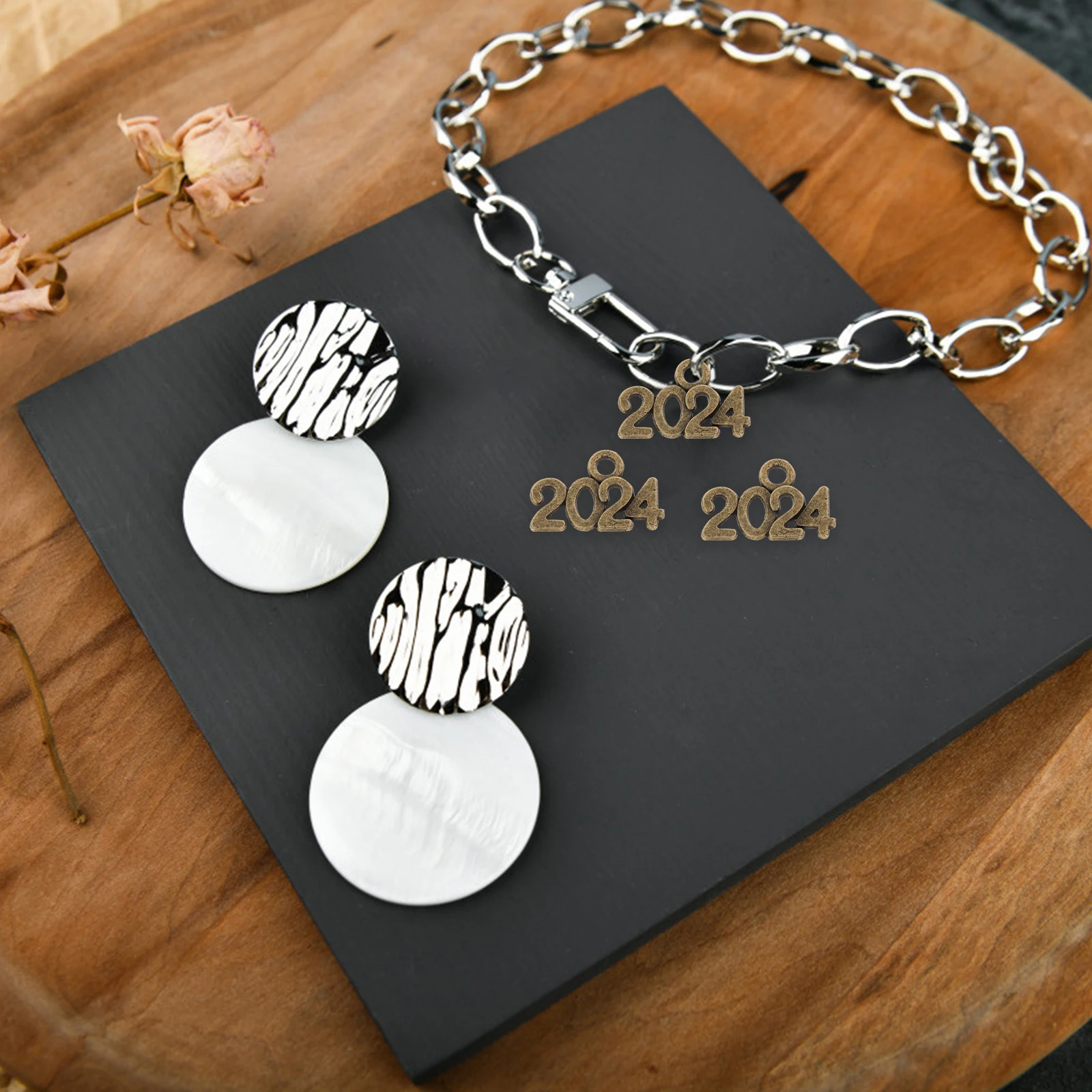 

100pcs 2024 Metal Charms Zinc Alloy Pendant Jewelry Making Diy Crafts Necklace Bracelet Bulk Charm Pendant 2024 New Year