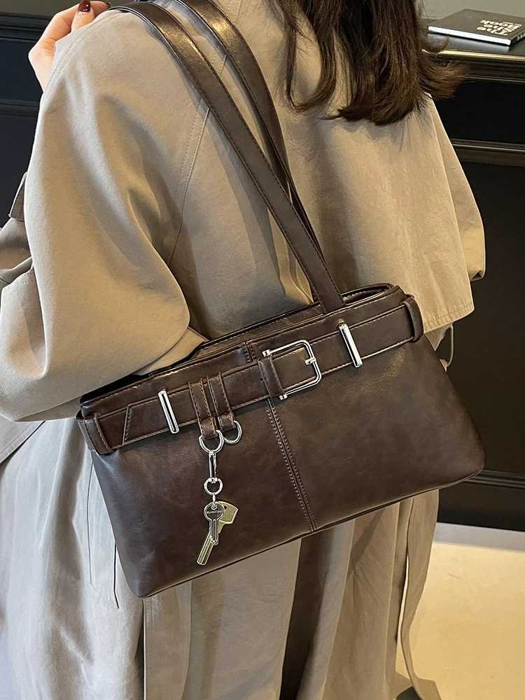 حقيبة كتف نسائية أنيقة بتصميم عتيق، حقيبة عملية للعمل، حقيبة عصرية متعددة الاستخدامات من الجلد الصناعي بأسلوب كوري لشتاء 2025