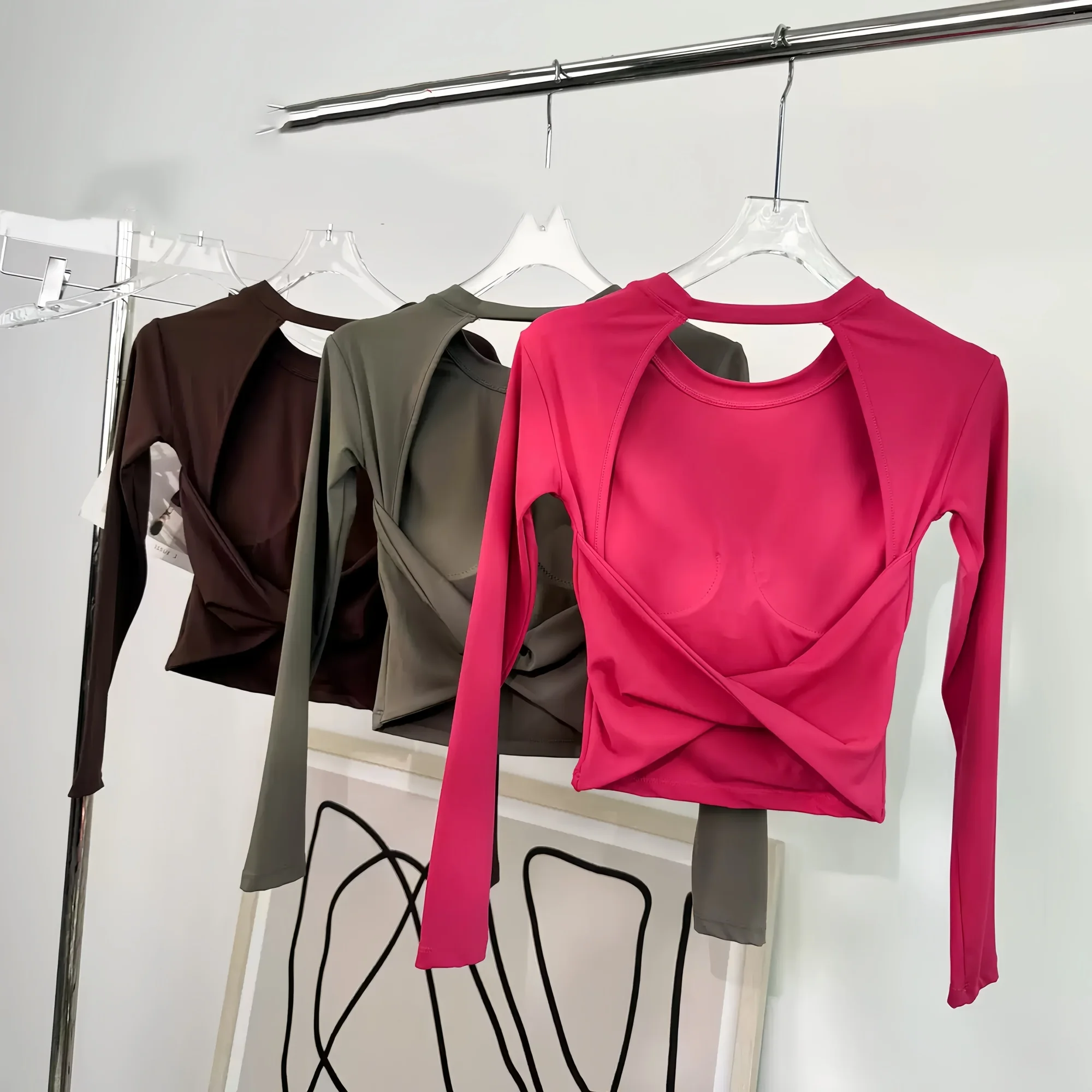 Yoga long-sleeved fixed-style sports bra; sexy backless workout top; short fitness suit for women to wear outside image 5