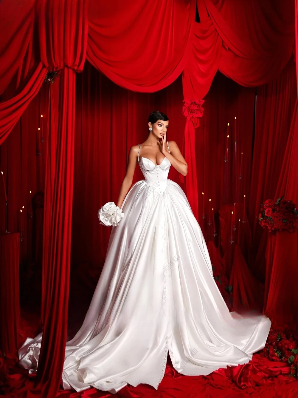 Custom Made Luxurious Satin Puffy Wedding Dresses Beaded Spaghetti Straps Sweetheart Ball Gown Bride Gowns with Button