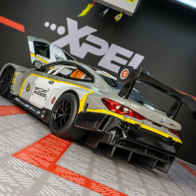 CCA 1:24 BMW M4 GT3 liga modelo de carro de rally decoração de porta e capô podem abrir carro de brinquedo infantil presente de aniversário