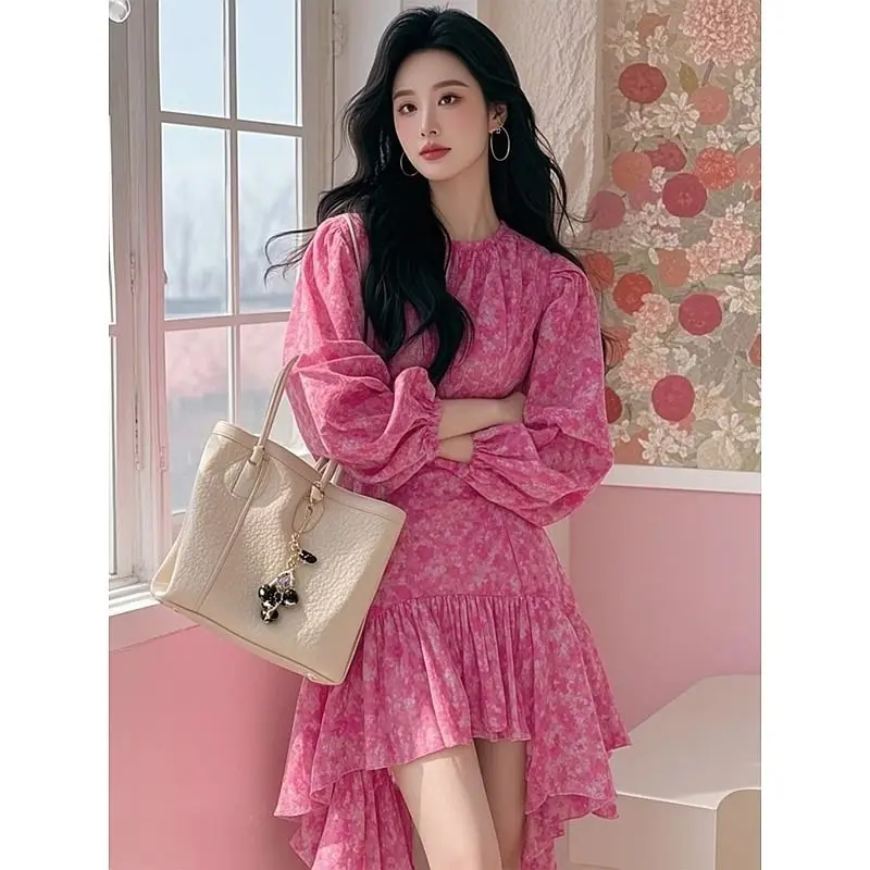 2025 primavera nueva ropa de mujer dopamina hermoso vestido pequeño temperamento francés rosa floral vestido irregular