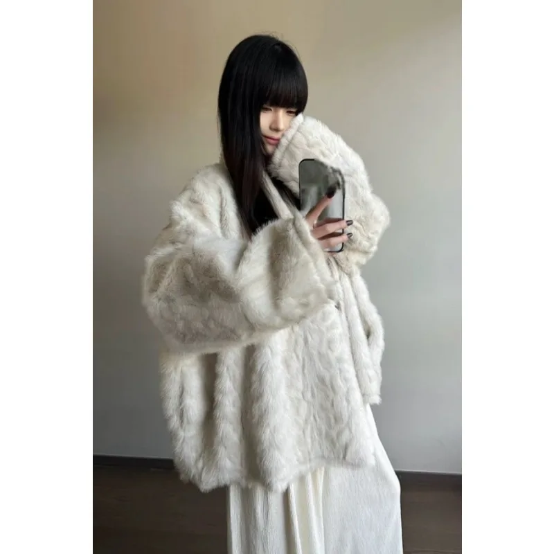 

Winter New Faux Mink Fur Lined Leather Coat for Women, Mid-length, One-piece Fur and Leather, Relaxed Style, Fluffy Coat