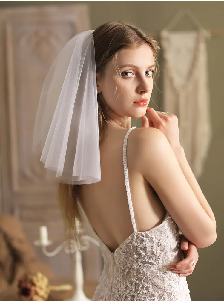 Veli da sposa corti in Tulle morbido da donna per spose bordo tagliato velo da sposa a due strati avorio bianco con pettine per addio al nubilato