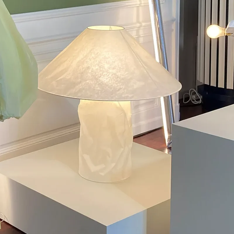 Japońska cicha lampa stołowa designerska w stylu Nordic Living Room hotelowa sypialnia średniowieczna lampa podłogowa kreatywna sztuka