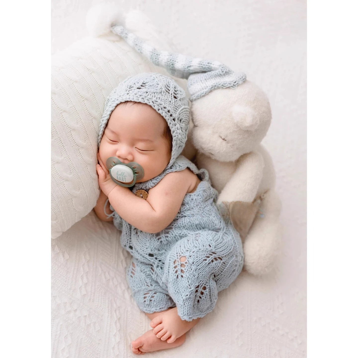 Alat Peraga Fotografi Bayi Baru Lahir Pakaian Rajut dengan Topi Boneka Beruang Lucu Latar Belakang Bantal Pose Set Tema untuk Pemotretan Studio