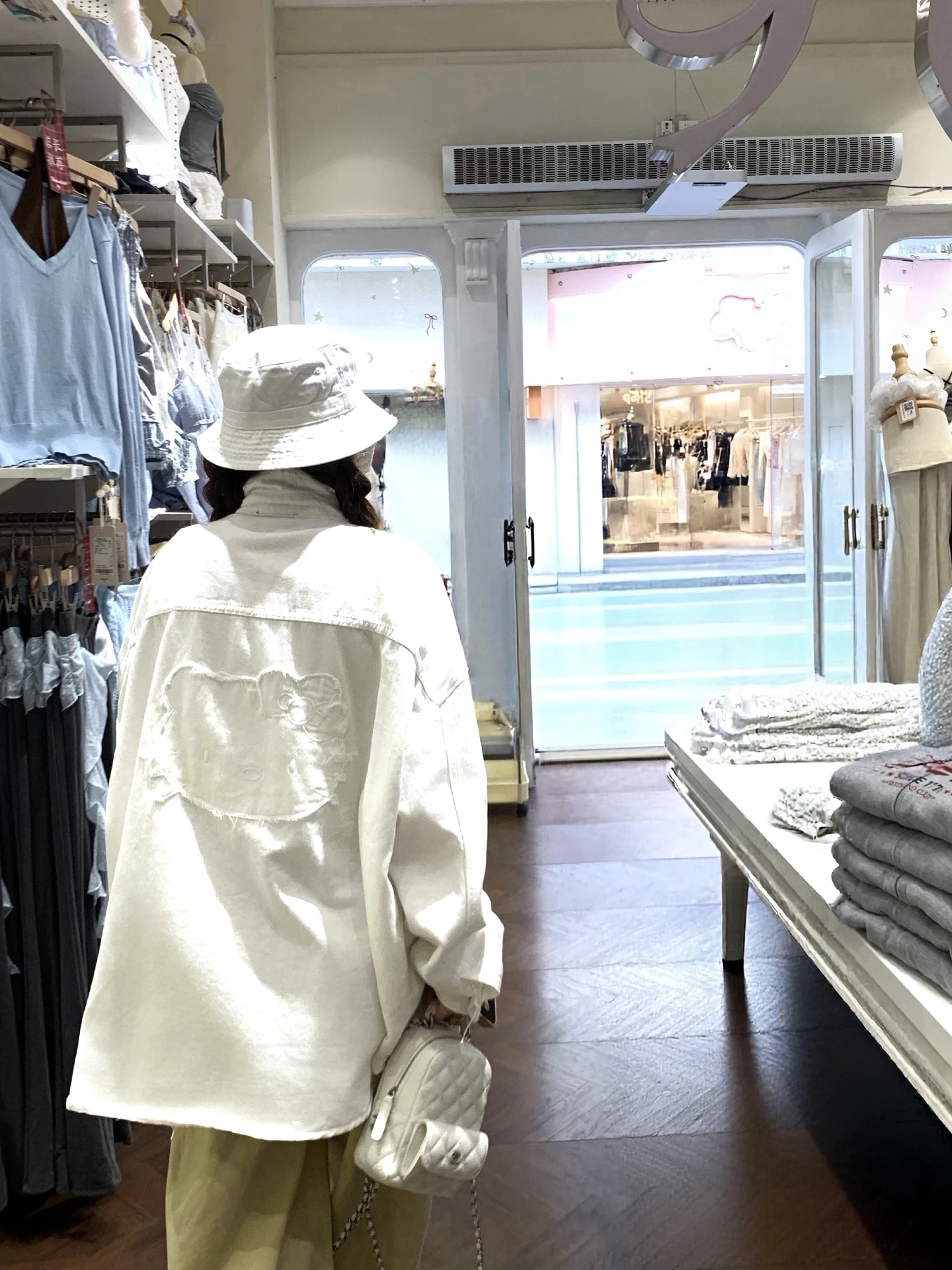 

Loose Women's Long Sve irt Sun Protection Ba Kit Design Comfortable Cool Sle Korean Faion Anti-Aging White Color