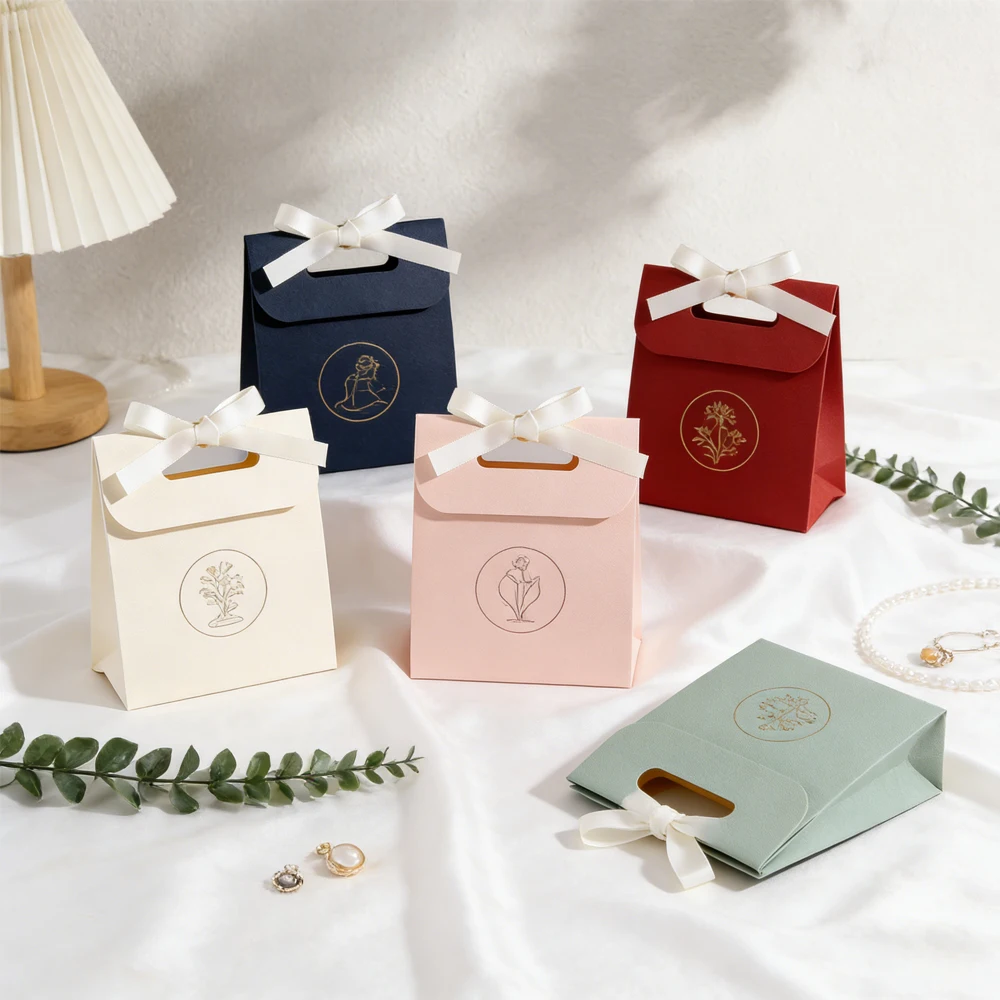 

Custom Logo 14.5x15.5x7.5cm Beige Lychee Pattern Jewelry Paper Tote Bag Handmade Shopping Bow Ribbon Bags Wedding Gift Boxes