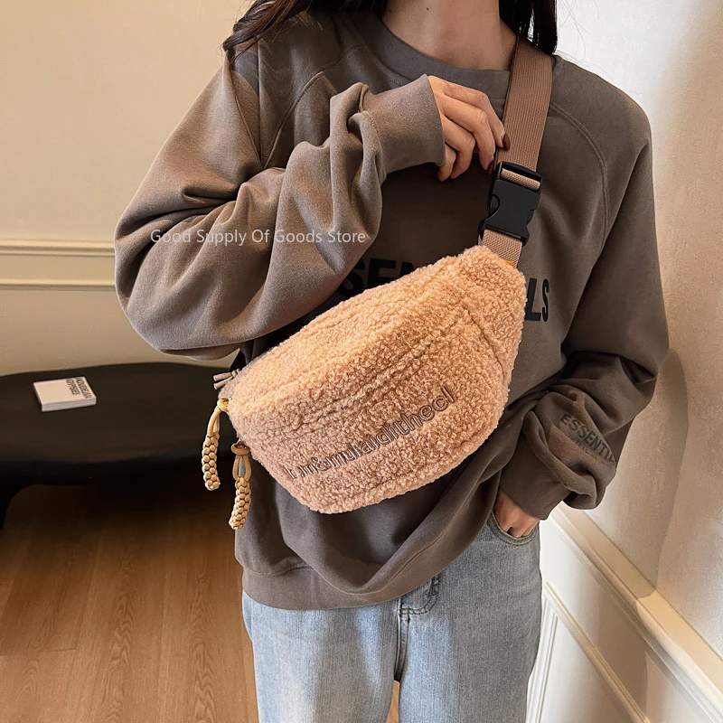 Large Women's Waist Bag Winter Plush Belt Bag Shoulder Crossbody Chest Fashion Fluffy Fanny Pack Banana Purse Designer Bag