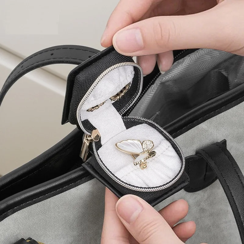 Jewelry Bag Pendant Key Pendant Is Suitable for Storing Small Jewelry and Handbag Pendants While Shopping