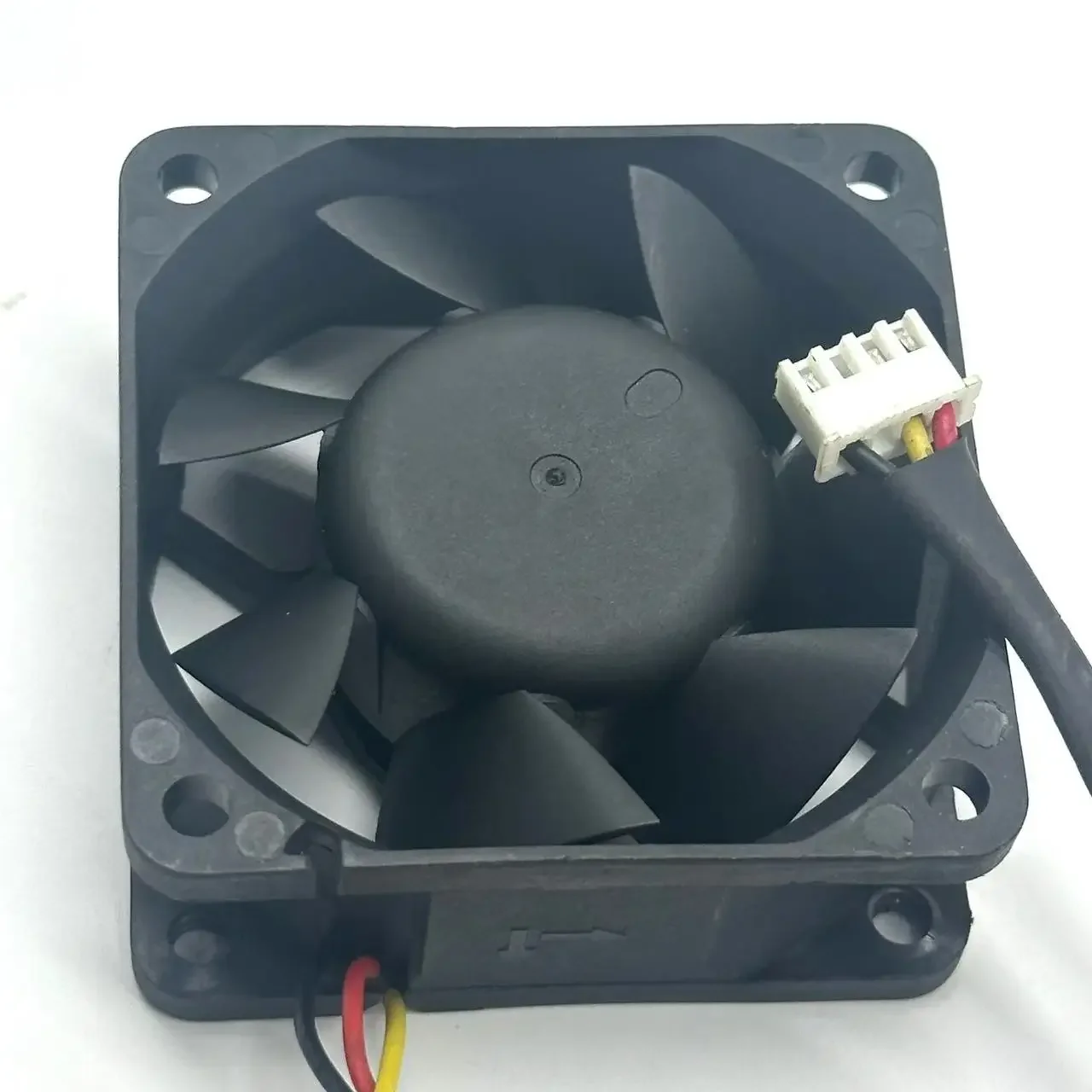 DWPH EFC-06E12D-AF02 DC 12V 0.60A 60x60x25mm 3-Wire Server Cooling Fan