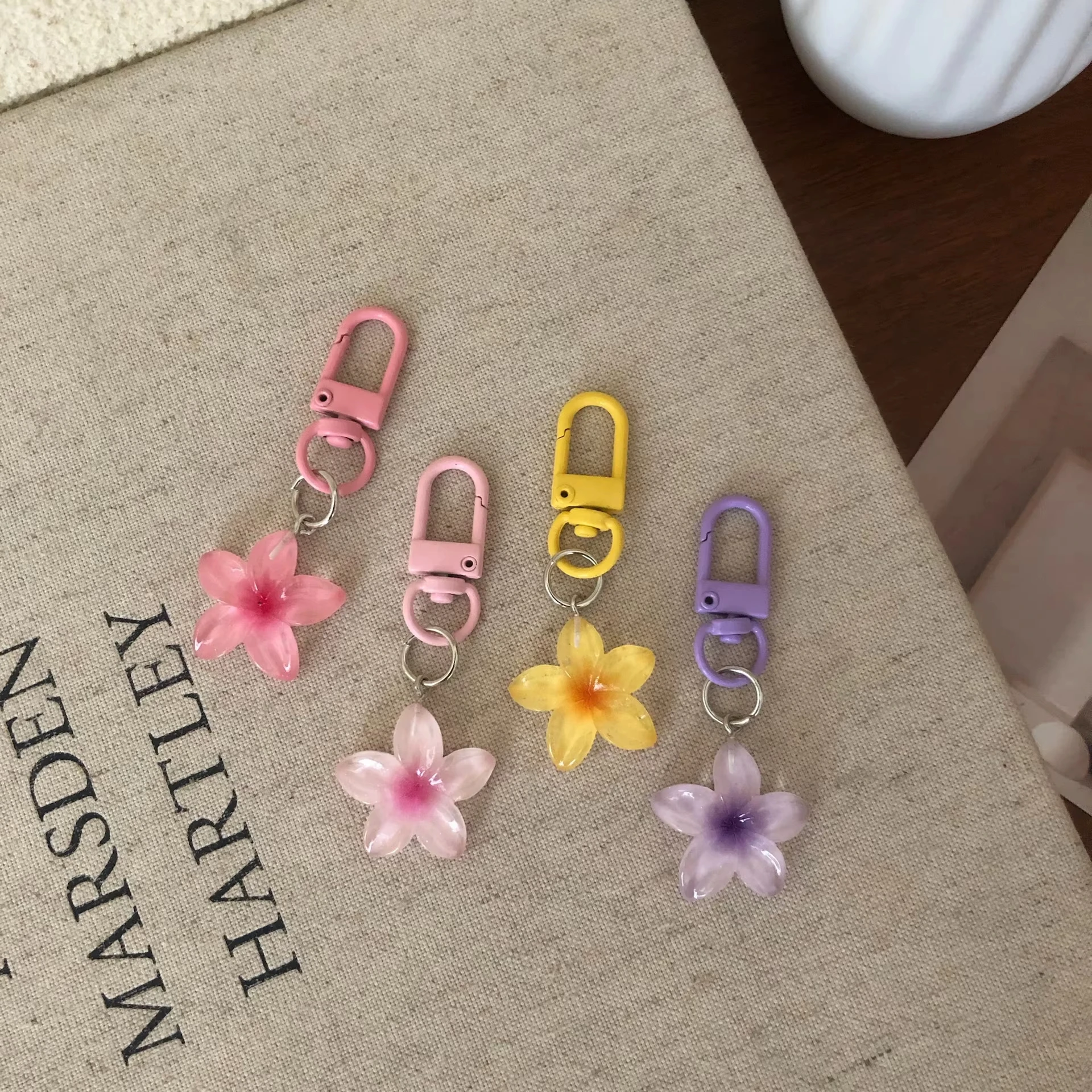 

Sweet Colorful Jelly Flower Key Chain Color DIY Flower Cute Keychains Pendant Student Girls Resin Bag Pendant Keyring Jewelry