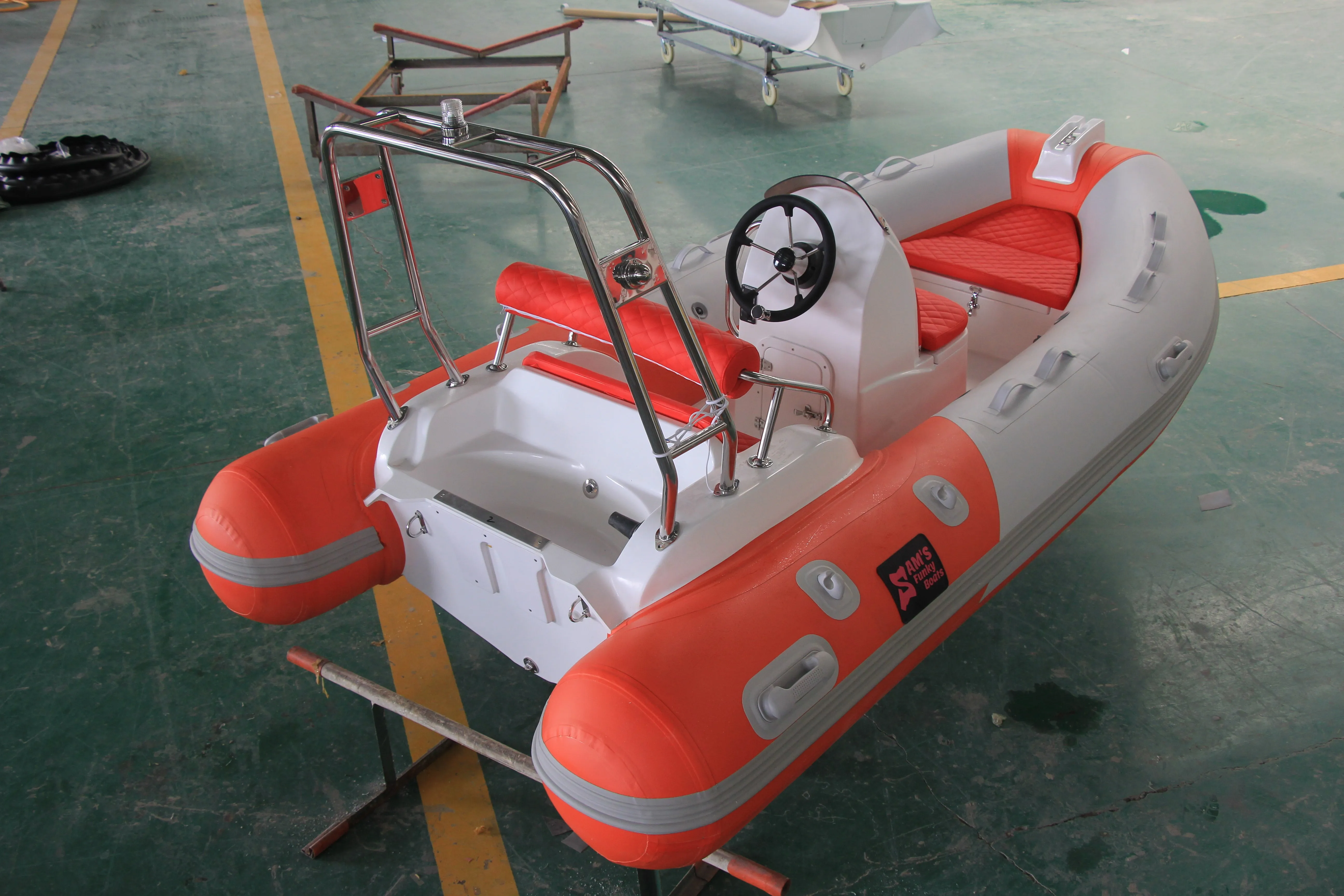 PVC & Hypalon Double Hull Rigid Inflatable ไฟเบอร์กลาสคิงส์ตันอะพอนฮัลล์ซี่โครง 390 เรือหรูหราตกปลาพายเรือการรับรอง CE